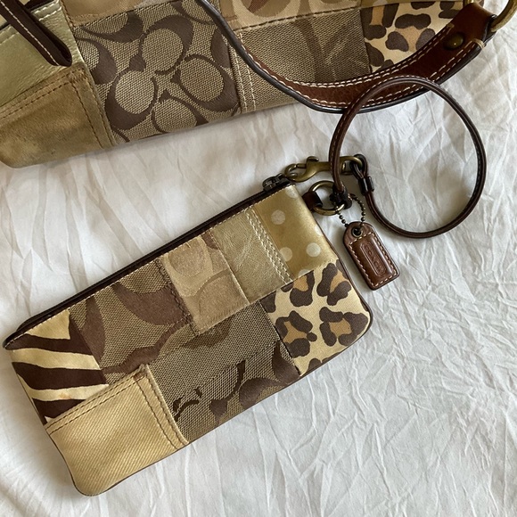 Coach patchwork shoulder bag with wristlet pouch - Picture 8 of 11